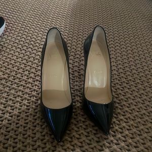 Christian Louboutin
So Kate Patent Pointed-Toe Red Sole Pump size 39 1/2